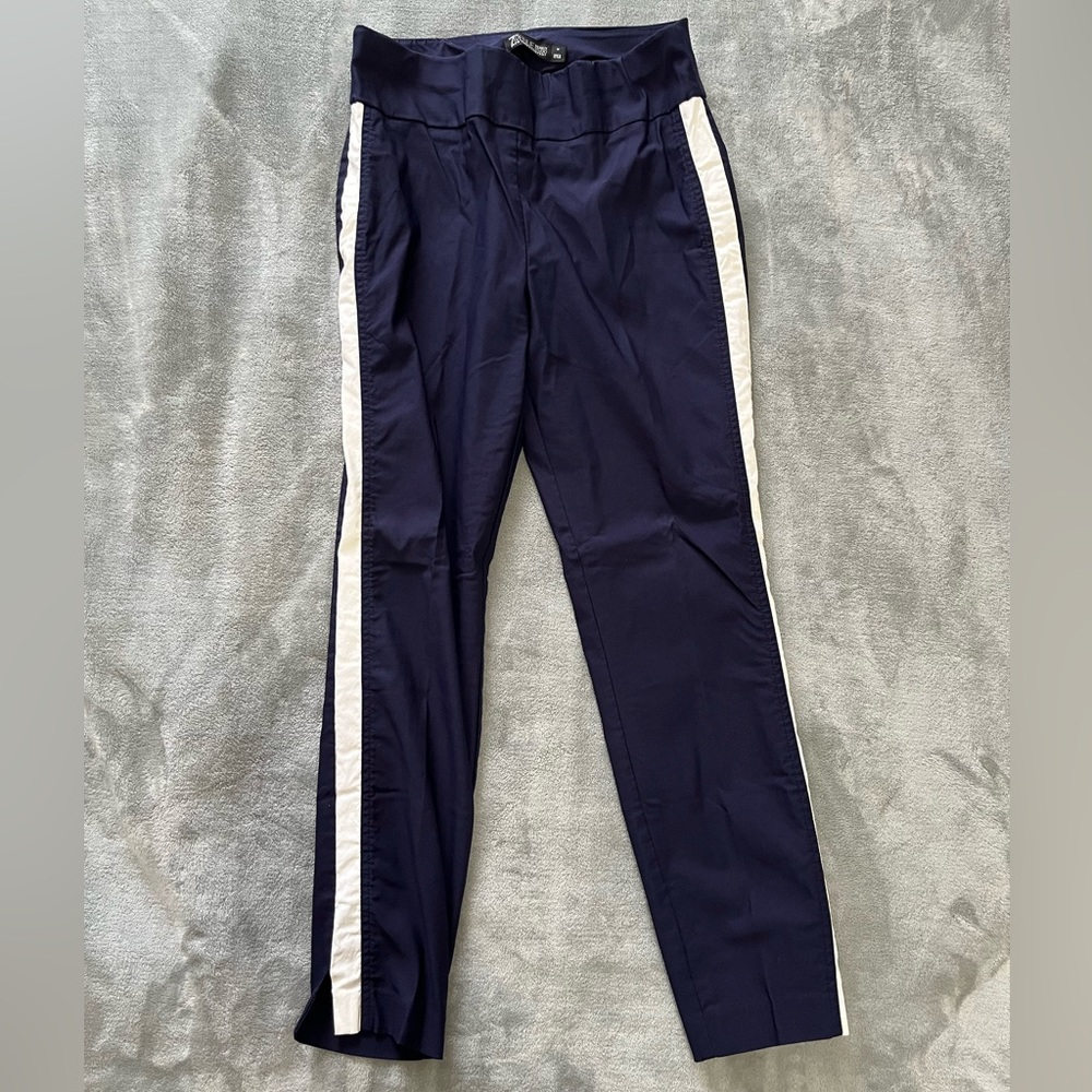 New York & Company Stretchy Pull On Navy Ankle Cut Pants - Women’s Size M